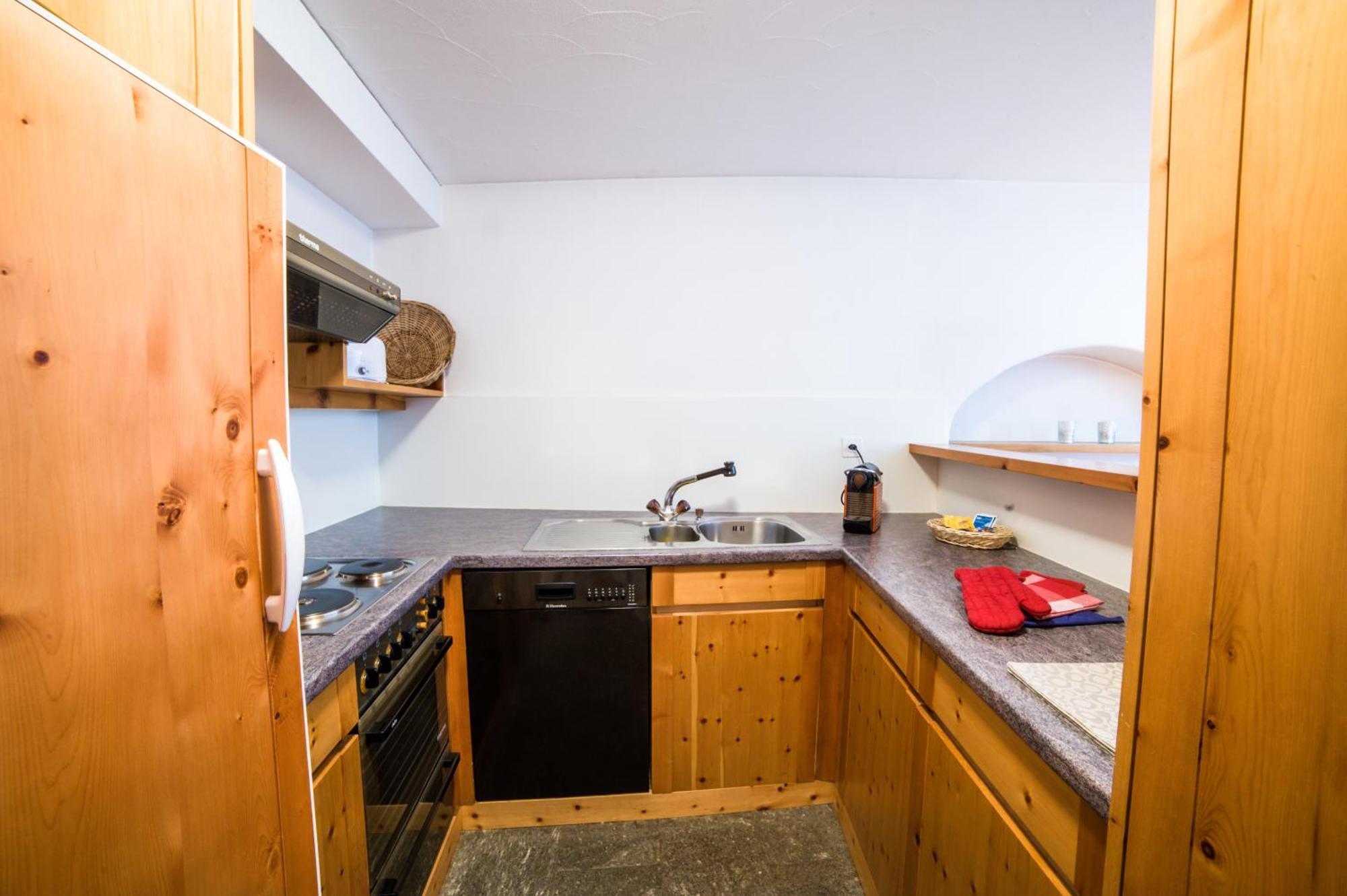 Apartamento Chesa Michel Bever Habitación foto