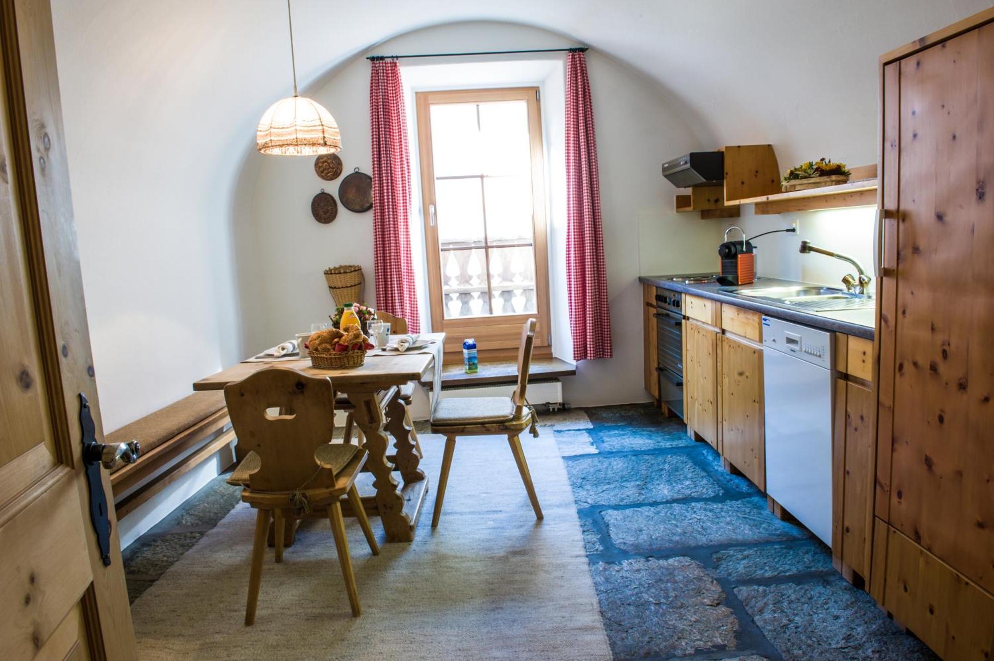 Apartamento Chesa Michel Bever Habitación foto