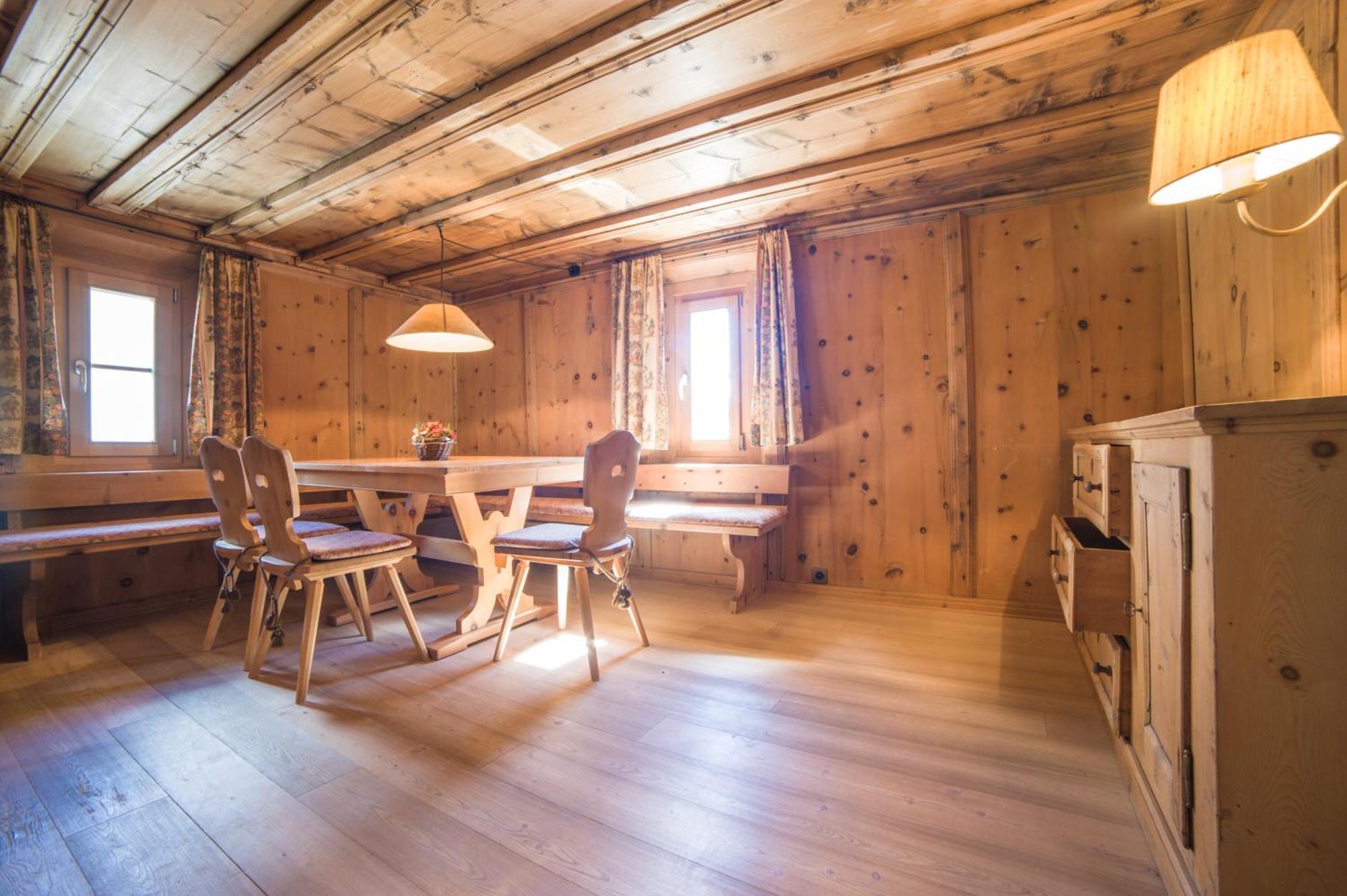 Apartamento Chesa Michel Bever Habitación foto